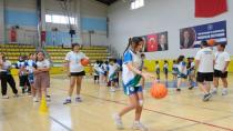 Kartepe’de 3 bin 700 öğrenci sporla buluştu